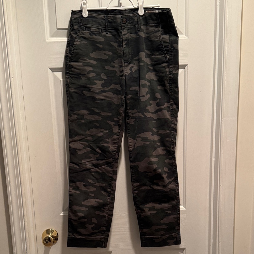Gap women’s Camouflage Pants